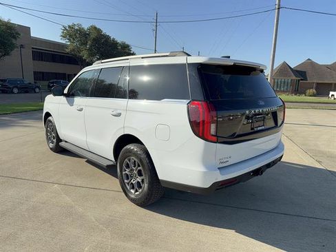 Used 2025 Ford Expedition Active RWD image 5