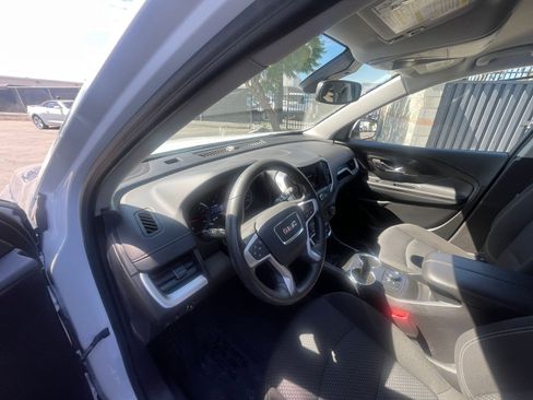 Used 2024 GMC Terrain SLE image 34