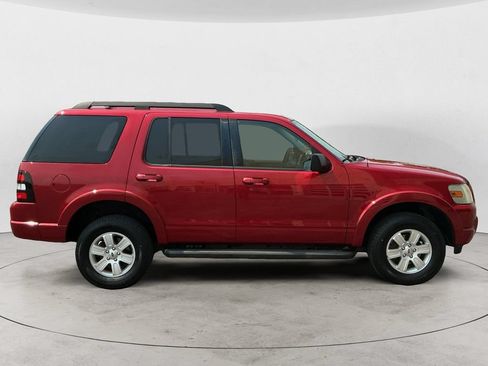 Used 2010 Ford Explorer XLT AWD/4WD image 4