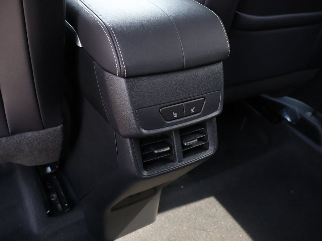 New 2027 GMC Terrain Elevation w/ Elevation Premium Package AWD/4WD image 18