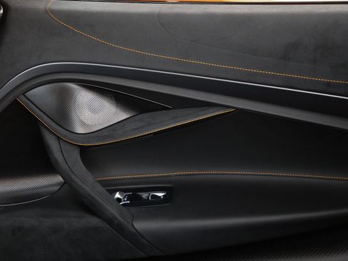 Used 2024 McLaren 750S Spider RWD image 22