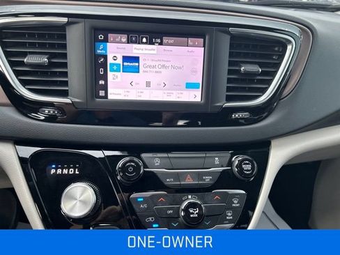 Used 2024 Chrysler Voyager LX FWD image 3