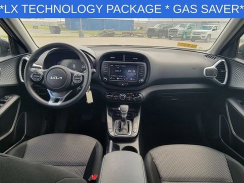 Used 2025 Kia Soul LX w/ LX Technology Package FWD image 16
