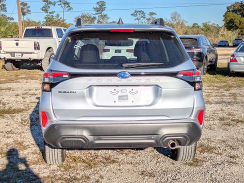 Used 2025 Subaru Forester Limited AWD/4WD image 5