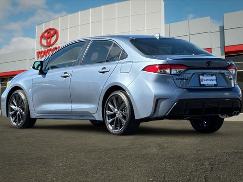 Certified 2026 Toyota Corolla SE w/ SE Package FWD image 5