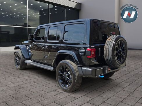 Used 2024 Jeep Wrangler Unlimited Sahara AWD/4WD image 3
