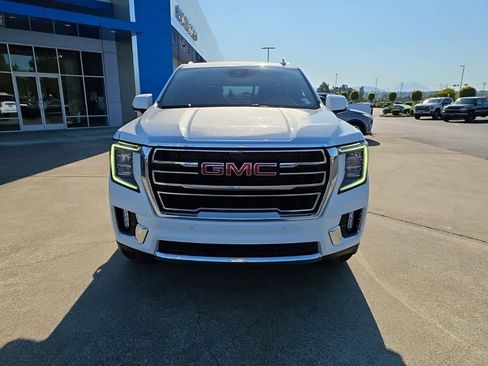 Used 2024 GMC Yukon XL SLT w/ SLT Luxury Package AWD/4WD image 9