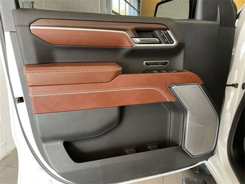 Used 2024 GMC Sierra 1500 Denali Ultimate image 10