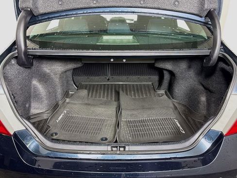 Used 2017 Toyota Camry LE image 22