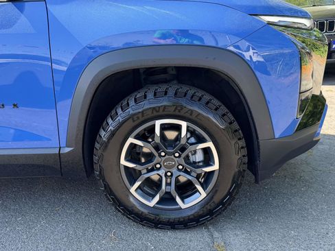 Used 2025 Chevrolet Equinox ACTIV w/ Safety and Technology Package FWD image 8
