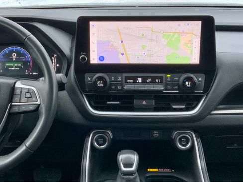 Used 2024 Toyota Grand Highlander XLE image 40