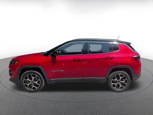 Used 2025 Jeep Compass Limited AWD/4WD image 9
