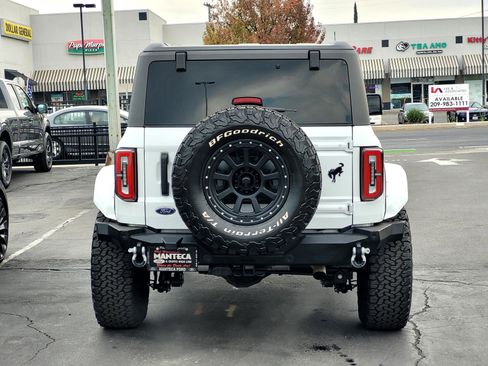 Used 2023 Ford Bronco Wildtrak image 5