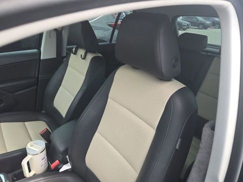 Used 2016 Volkswagen Tiguan S image 9