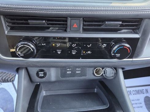 Used 2024 Nissan Rogue S image 20