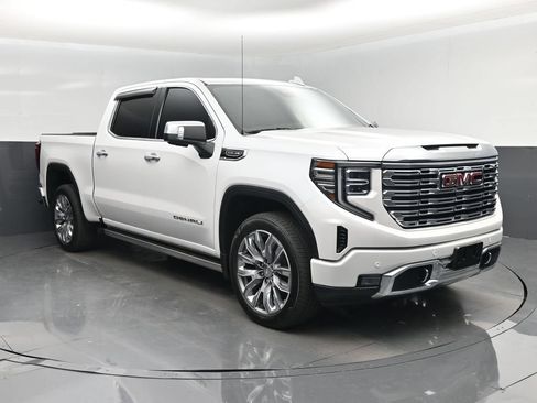 Used 2024 GMC Sierra 1500 Denali w/ Denali Reserve Package AWD/4WD image 8