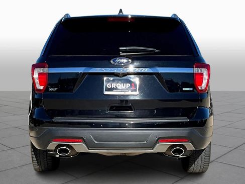Used 2019 Ford Explorer XLT image 4