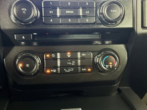 Used 2017 Ford F150 XL w/ Equipment Group 101A Mid image 22