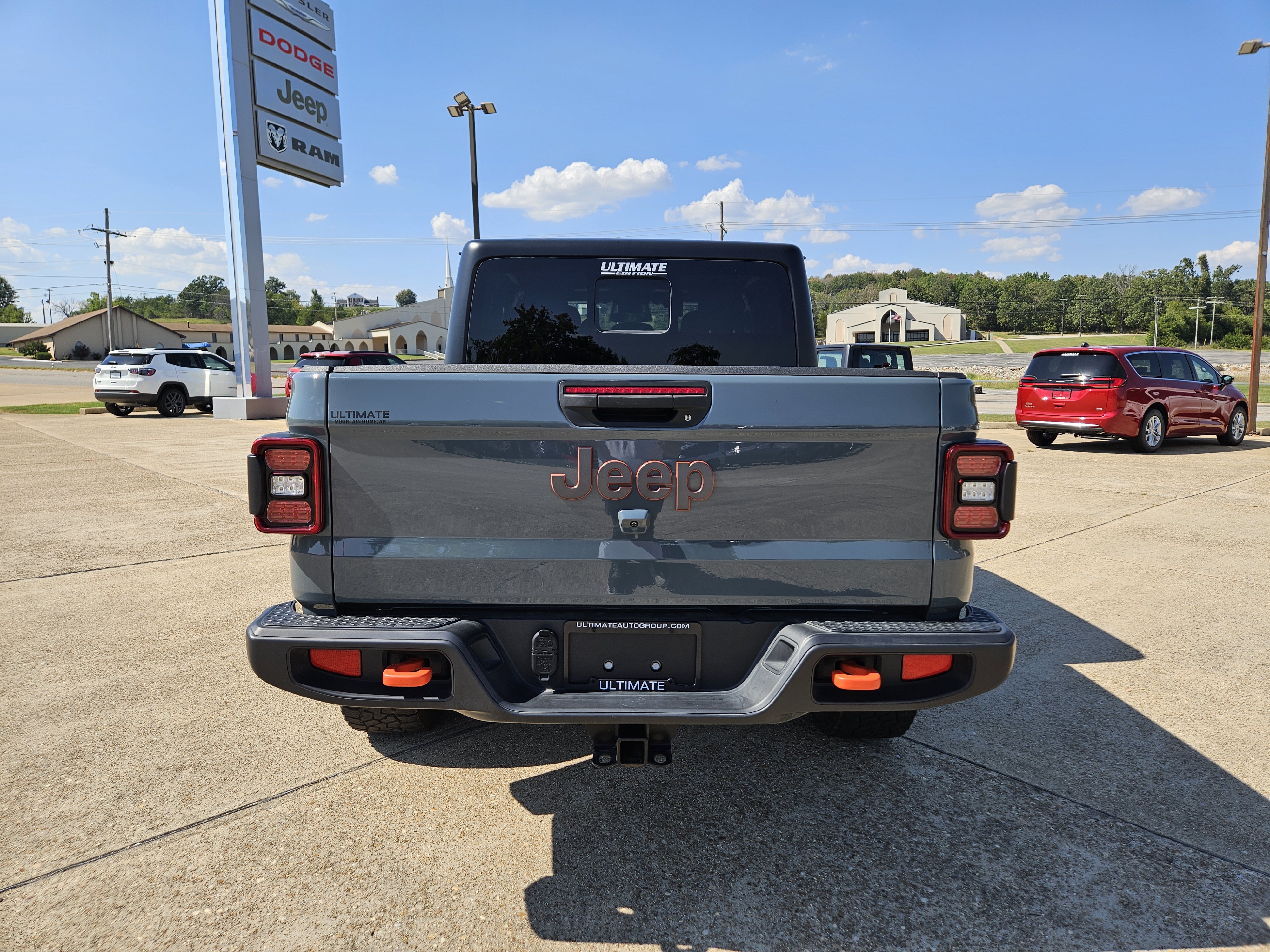 Used 2026 Jeep Gladiator Mojave AWD/4WD image 5