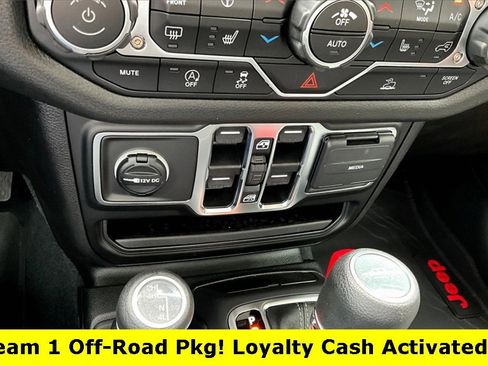 New 2025 Jeep Gladiator Sport image 33