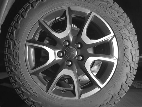 Used 2025 Jeep Compass Trailhawk AWD/4WD image 16