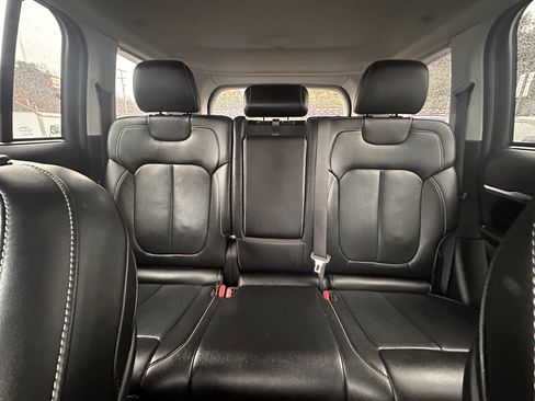 Used 2023 Jeep Grand Cherokee Limited w/ Luxury Tech Group II image 21