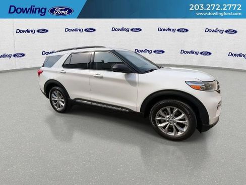 Certified 2023 Ford Explorer XLT w/ Equipment Group 202A AWD/4WD image 5