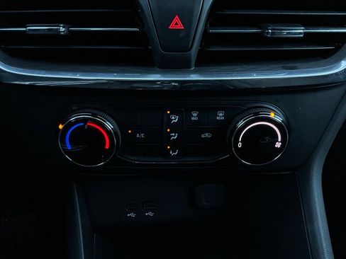 Used 2025 Buick Encore GX Preferred image 26