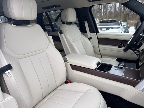 New 2026 Land Rover Range Rover Long Wheelbase SE image 22