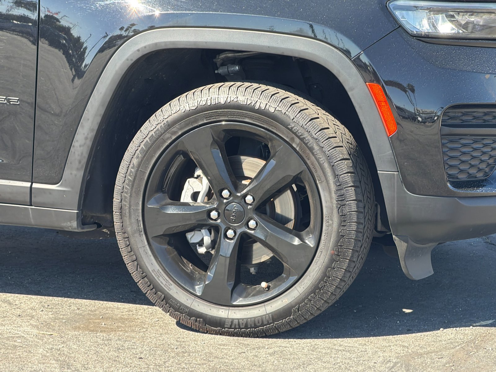 Used 2023 Jeep Grand Cherokee Altitude RWD image 37