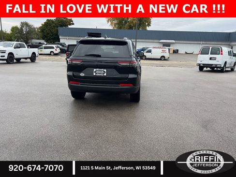 New 2025 Jeep Grand Cherokee Limited w/ Luxury Tech Group II image 13
