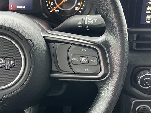 Used 2025 Jeep Gladiator Sport image 20