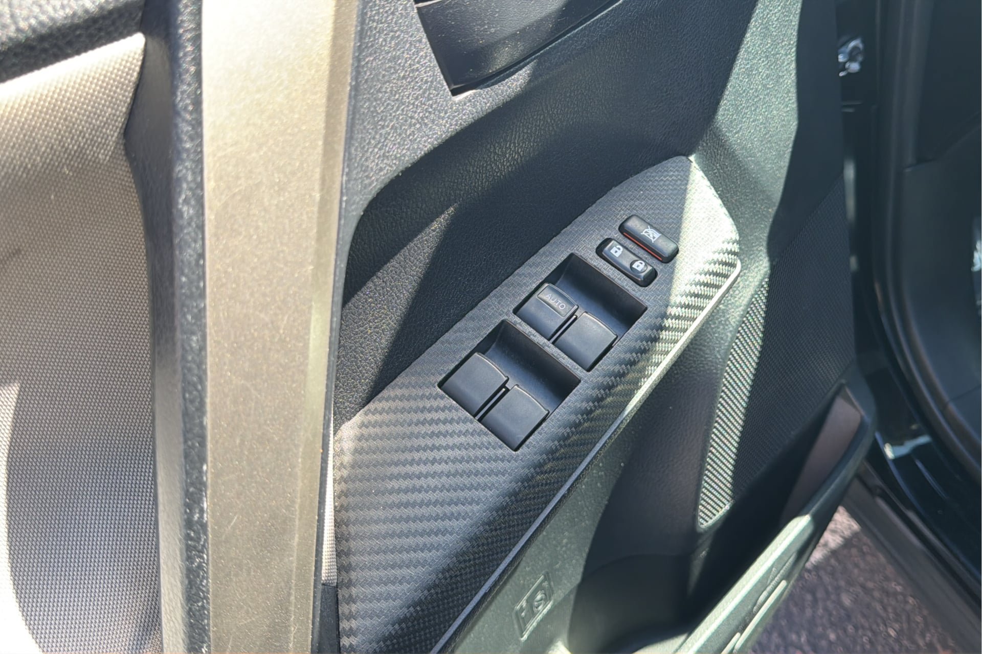 Used 2014 Toyota RAV4 LE AWD/4WD image 19