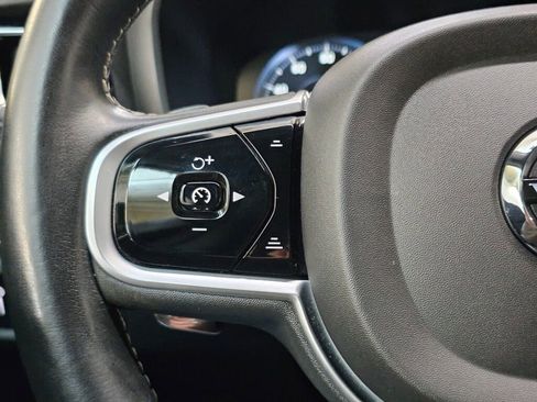 Used 2019 Volvo S60 T5 R-Design image 32