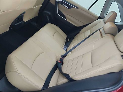 Used 2022 Toyota RAV4 XLE Premium FWD image 21