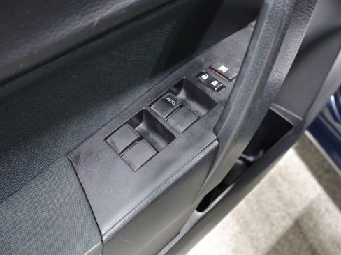Used 2018 Toyota Corolla LE w/ Carpet Mat Package (TMS) FWD image 14