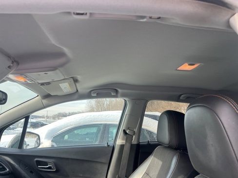 Used 2019 Chevrolet Trax LT w/ LT Convenience Package image 7