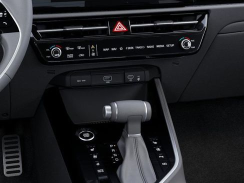 New 2025 Kia Niro SX Touring image 23