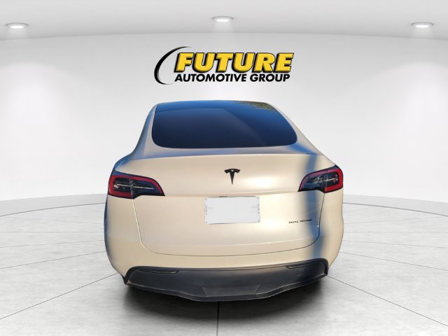 Used 2024 Tesla Model Y Long Range AWD/4WD image 4