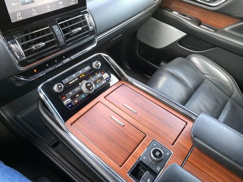 Used 2018 Lincoln Navigator L Reserve w/ Technology Package image 15