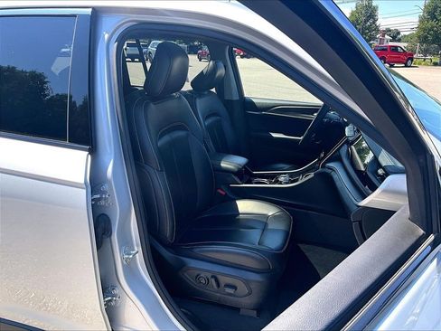 Used 2023 Jeep Grand Cherokee 4WD 4xe image 11