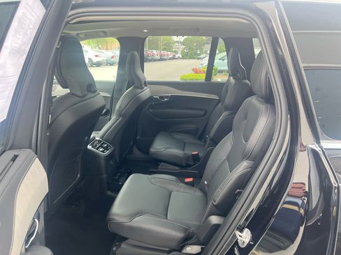 Used 2024 Volvo XC90 T8 Ultimate w/ Protection Package image 27