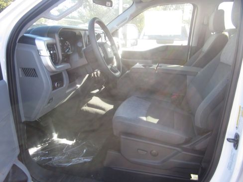 New 2026 Ford F250 XLT w/ FX4 Off-Road Package AWD/4WD image 10