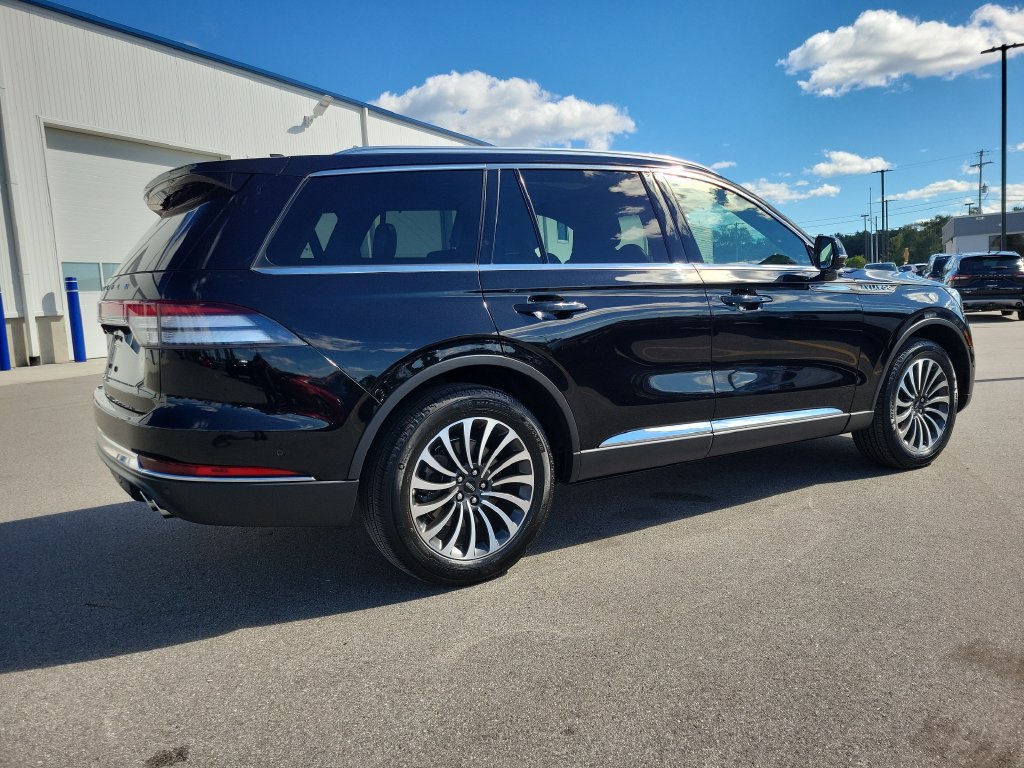 Used 2023 Lincoln Aviator Reserve w/ Equipment Group 201A AWD/4WD image 4