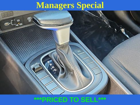 Used 2024 Hyundai Kona SEL FWD image 13