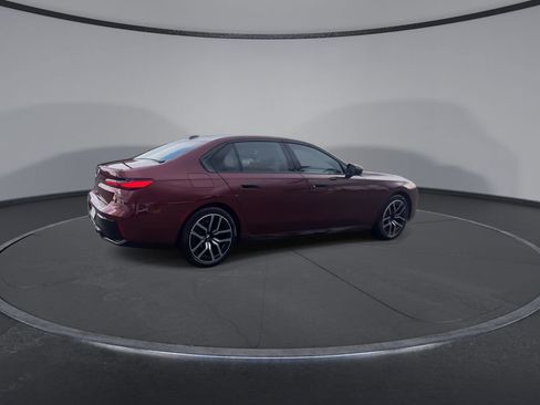 Used 2026 BMW 740i RWD image 9