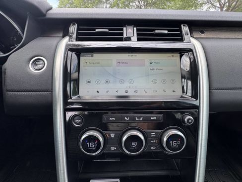 Used 2017 Land Rover Discovery HSE image 23