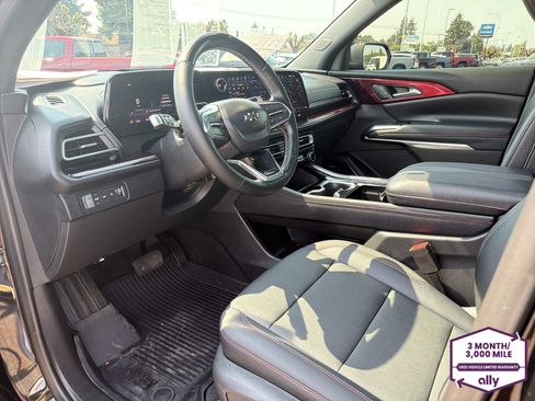 Used 2025 Chevrolet Traverse Z71 w/ Enhanced Driving Package AWD/4WD image 9