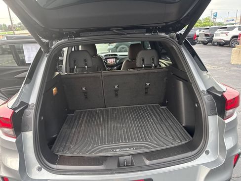 Used 2023 Chevrolet TrailBlazer RS w/ Sun and Liftgate Package FWD image 22