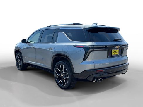 Used 2025 Chevrolet Traverse High Country w/ LPO, Floor Liner Package AWD/4WD image 3